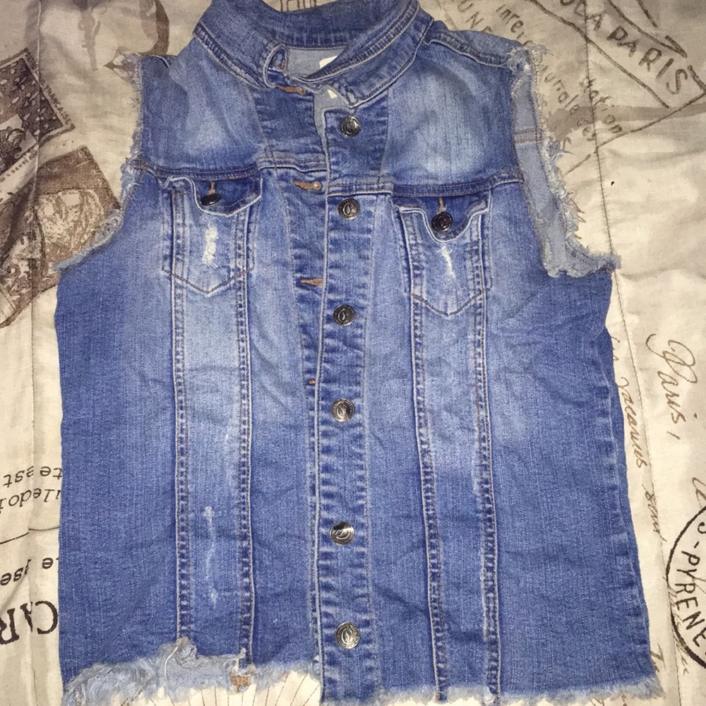 Sleeveless jean jacket